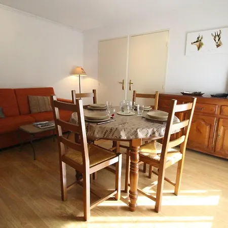 Апартаменты T2 Centre Luchon - Balcon - Parking Inclus - Animaux Bienvenus - Fr-1-313-245 Bagneres-de-Luchon