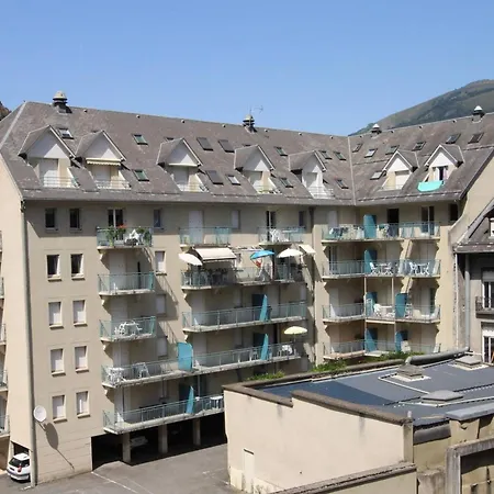 Apartment T2 Centre Luchon - Balcon - Parking Inclus - Animaux Bienvenus *